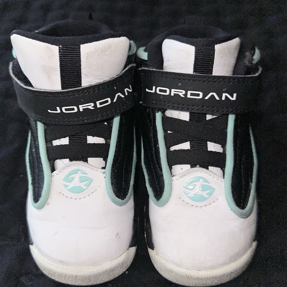 Jordan “Tiffany” and white Huaraches 7C - Picture 4 of 7